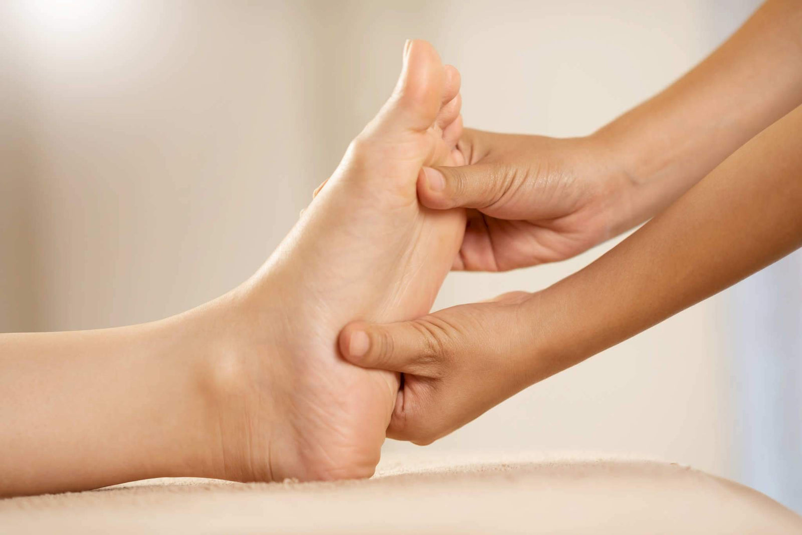 Masáž nohou – Proč si nohy zaslouží masáž –Massagesessel Welt