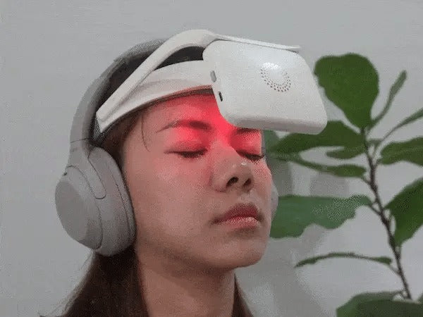 
neuroVIZR ROUGE in Anwendung mit Kopfhörern